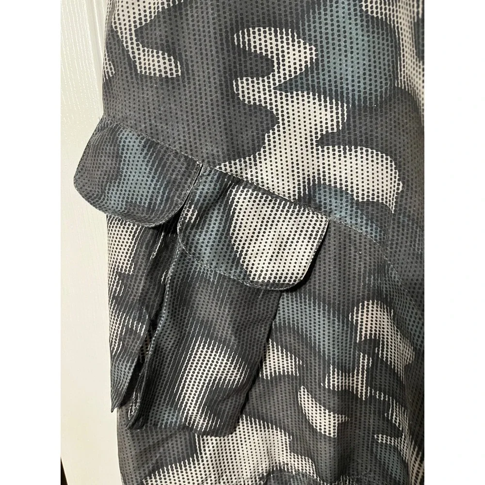 No Boundaries Mens‎ Cargo Shorts Size 40 Camo Print Zip Pockets Casual Outdoor